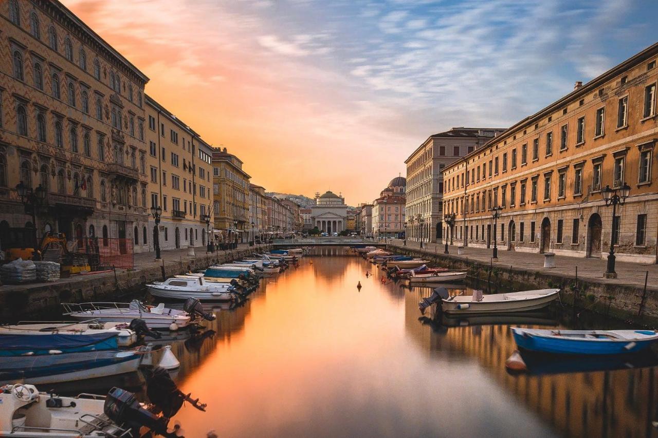 Rifugio Hemingway, Trieste Centro Con Parcheggio Екстер'єр фото